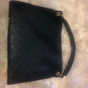 GG Gorgeous Faux Leather Bag